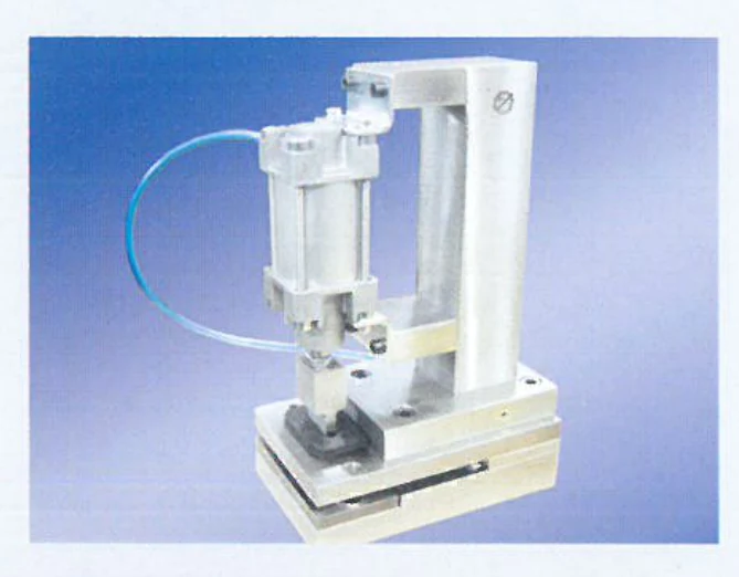 Small PIEPER punch-cutting unit for roll goods